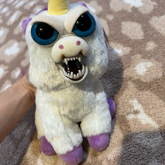 Feisty pets unicorn - Picture 3 of 4